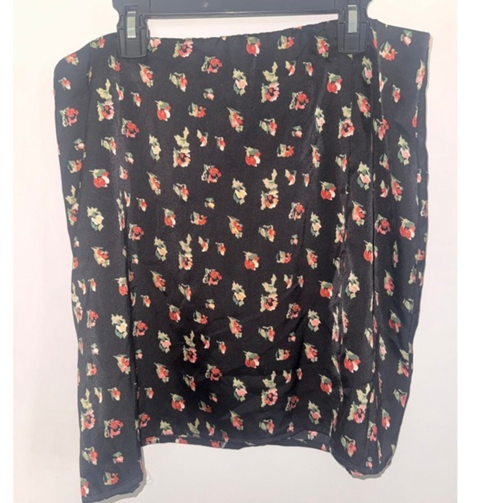 Lush Black Floral Rose Print Mini Skirt Zipper Back Satin Feel Red Green XL